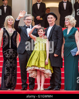 STEVEN SPIELBERG, Kate Capshaw, RUBY BARNHILL, MARK RYLANCE attori e regista la BFG. PREMIERE 69esimo Festival del Cinema di Cannes, Cannes , Francia 15 maggio 201689326 DIW Foto Stock