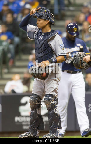 Milwaukee, WI, Stati Uniti d'America. 14 Maggio, 2016. San Diego Padres catcher Christian Bethancourt #12 durante il Major League Baseball gioco tra il Milwaukee Brewers e San Diego Padres a Miller Park di Milwaukee, WI. John Fisher/CSM/Alamy Live News Foto Stock