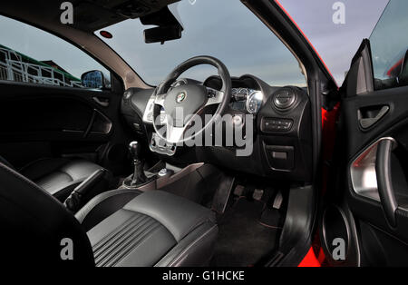 2009 Alfa Romeo Mito italiano auto compatte interno Foto Stock