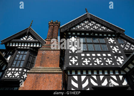 Dettagli architettonici di Bramall hall, un tudor house vicino a Stockport, Inghilterra. Foto Stock