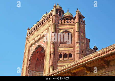 Buland Darwaza, l'entrata principale di Fatehpur Sikri città capitale di imperatore Mughal Akbar, Agra, Uttar Pradesh, India Foto Stock