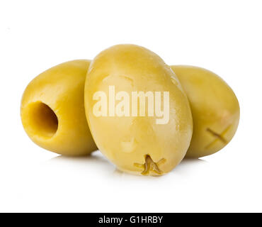 Tre olive verdi isolati su sfondo bianco. Foto Stock