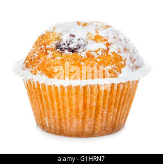 Muffin ai mirtilli di close-up isolati su sfondo bianco. Foto Stock