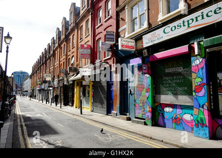 Fashion Street nella zona est di Londra di domenica Foto Stock