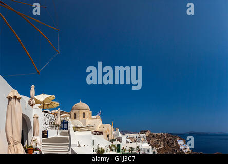 Immagine della cittadina di Oia a Santorini, Grecia. Foto Stock