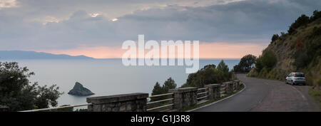 Isola del Giglio al tramonto, vista dall Argentario isola, Toscana, Italia, Europa Foto Stock