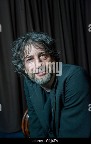 Neil Gaiman due globalmente acclamato scrittori Ð ammiratori di ogni lavoro otherÕs Ð incontrato sul palco per la prima volta questa sera . Neil Gai Foto Stock