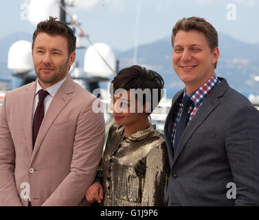 Cannes, Francia. 16 Maggio, 2016. Irish-Ethiopian attrice Ruth Negga con l'Attore Joel Edgerton (sinistra) e direttore di Jeff Nichols (a destra) all'amorevole pellicola fotografica chiamata alla sessantanovesima Cannes Film Festival lunedì 16 maggio 2016, Cannes, Francia. Credito: Doreen Kennedy/Alamy Live News Foto Stock