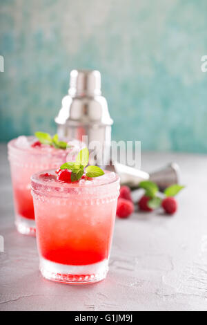 Lampone cocktail di ghiaccio Foto Stock
