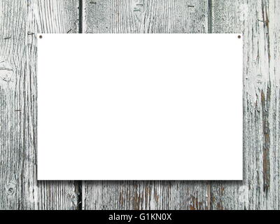 Close-up di uno sbozzato inchiodato fotogramma poster su grigio di tavole di legno sfondo Foto Stock