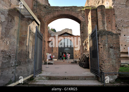 Chiesa paleocristiana di Santa Maria Antiqua (4th sec. d.C.), Foro Romano, Roma, Italia Foto Stock