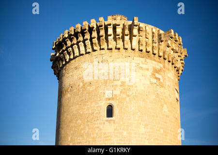 Castello Aragonese nella primavera del tramonto. Venosa, Basilicata. Italia Foto Stock