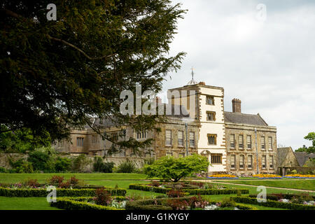 Una vista di Canons Ashby House, Northamptonshire Foto Stock