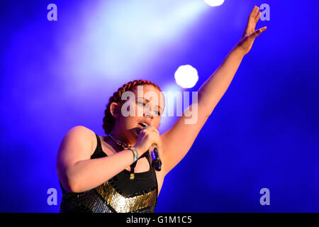 BENICASSIM, Spagna - 19 luglio Katy B (inglese cantante e cantautore) in concerto a FIB Festival. Foto Stock