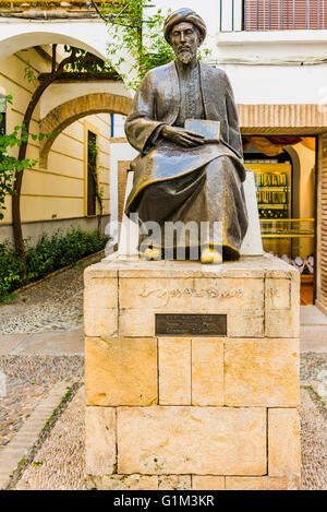 Monumento Maimonides (Cordoba, 30 marzo 1138 - Il Cairo, 12 dicembre 1204) Foto Stock