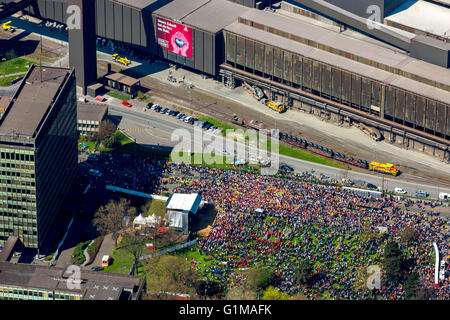 Vista aerea, ThyssenKrupp Steel, Duisburg, con 16 000 lavoratori siderurgici hanno oggi quando l'azione di acciaio della IG Metall prima Thyssen Foto Stock