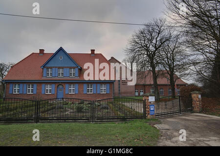 Acqua storico edificio di opere di Greifswald, Meclenburgo-Pomerania Occidentale, Germania. L'iscrizione sul retro edificio dice: Wasse Foto Stock