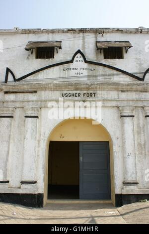In Ghana, Fort Ussher, Slave Fort di Trans Atlantic commercio di schiavi, Accra in Africa occidentale, vecchia prigione parte. Entrata al Fort Ussher Foto Stock