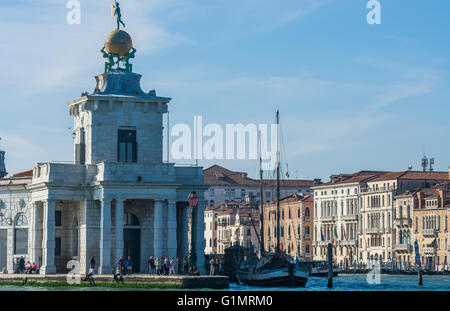 Canale Grande e Punta della Dogana visto dalla laguna Foto Stock