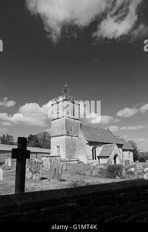 La Basilica di San Pietro Farmington in monocromatico, Gloucestershire, England, Regno Unito Foto Stock