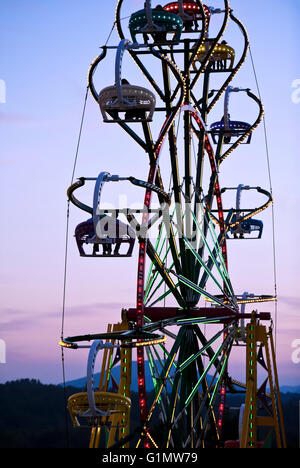 Ruota Farris al tramonto presso la North Carolina State Fair Foto Stock