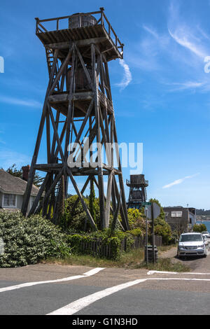 Mendocino, in California, Stati Uniti d'America - 25 Maggio 2014 : acqua legno torri in Mendocino Foto Stock
