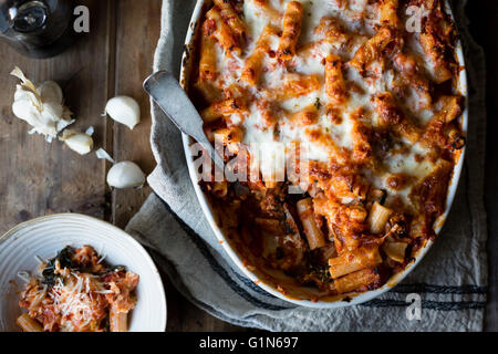 Formaggio cotto chard rigatoni, privo di glutine. Foto Stock