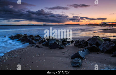 A Monifieth spiaggia al tramonto Foto Stock