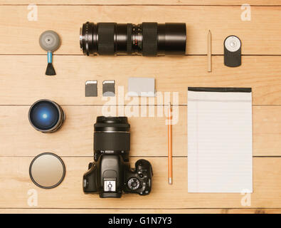 Fotografo accessori in lay piatto shot Foto Stock