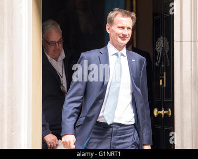 Londra, UK, 17 maggio 2016, Jeremy Hunt MP, Segretario per la salute, foglie 10 Downing Street Credit: Ian Davidson/Alamy Live News Foto Stock