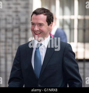 Londra, UK, 17 Maggio 2016B George Osborn, Primo Segretario di Stato e il Cancelliere dello Scacchiere, foglie 10 Downing Street Credit: Ian Davidson/Alamy Live News Foto Stock