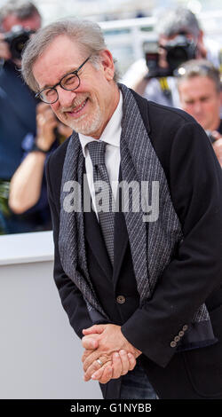 Cannes, Francia. 15 Maggio, 2016. Steven Spielberg Diretcor La Bfg, Photocall. 69° Festival di Cannes Cannes, Francia 15 maggio 2016 Diw credito89993: Allstar Picture Library/Alamy Live News Foto Stock