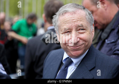 Leipzig, Germania. 18 Maggio, 2016. Jean Todt, presidente della Federazione automobilistica Internazionale (FIA), visto il vertice mondiale dei ministri dei trasporti a Leipzig, Germania, 18 maggio 2016. Sono circa mille i partecipanti provenienti da 60 paesi sono invitati a partecipare i tre giorni del Vertice tenuto dal trasporto internazionale Forum dell'Organizzazione per la cooperazione e lo Sviluppo Economico (OCSE). Foto: JAN WOITAS/dpa/Alamy Live News Foto Stock