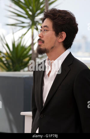 Cannes, Francia. 18 Maggio, 2016. Direttore Na Hong-Jin a stranieri (Goksung) Pellicola fotografica chiamata alla sessantanovesima Cannes Film Festival mercoledì 18 maggio 2016, Cannes, Francia. Credito: Doreen Kennedy/Alamy Live News Foto Stock