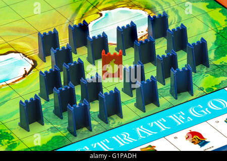 Stratego gioco di bordo con pezzi Foto Stock