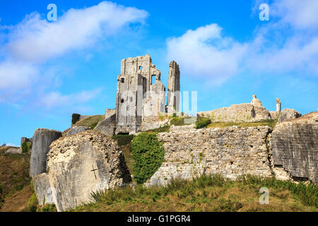 Le rovine del Castello di Corfe sull'isola di Purbeck, Dorset, Inghilterra Foto Stock