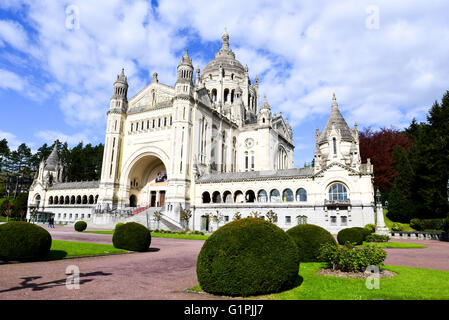 Basilica di Santa Teresa di Lisieux, Normandia, Francia Foto Stock