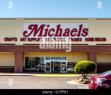 L'esterno di Michaels, un negozio di Arti ed Artigianato del Memorial Road nella città di Oklahoma, Oklahoma, Stati Uniti d'America. Foto Stock