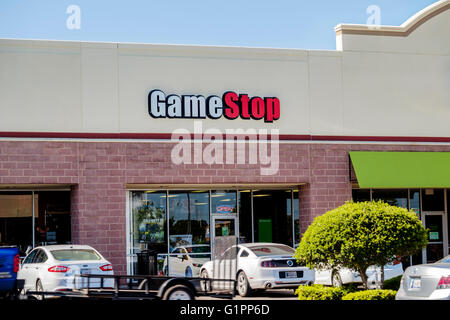 GameStop, un negozio di vendita al dettaglio la vendita di videogiochi in Oklahoma City, Oklahoma, Stati Uniti d'America. Foto Stock