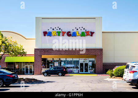 Parte Galaxy, un negozio che vende forniture di partito nella città di Oklahoma, Oklahoma, Stati Uniti d'America. Esterno. Foto Stock