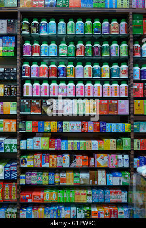 Medikamente, Apotheke, Chinatown, Singapur Foto Stock