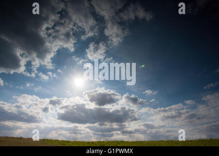 Un cloudscape di Blackheath Common, Londra Foto Stock