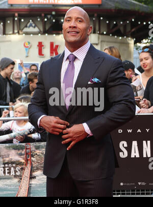 Londra, UK, 21 Maggio 2015: Dwayne Johnson assiste la Premiere mondiale di San Andreas presso il cinema Odeon Leicester Square in Lond Foto Stock