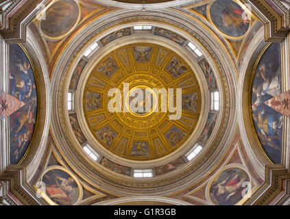 Roma, Italia - 9 Marzo 2016: la cupola nella Cappella Chigi disegnata da Raffaello (1483 - 1520) Foto Stock