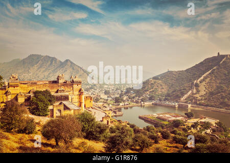 Vista di Amer Forte Amber e il lago Maota, Rajasthan, India Foto Stock