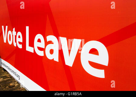 Voto lasciare, grandi manifesti in Stapleford, Derbyshire, Regno Unito Foto Stock