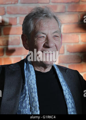 Londra, UK, 10 Giugno 2015: Sir Ian Mckellen assiste il signor Holmes - UK film premiere a l'Odeon, Kensington High Street in basso Foto Stock