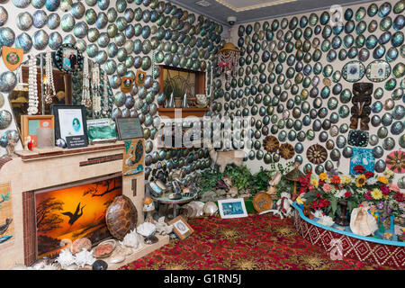 CHRISTCHURCH, NUOVA ZELANDA - Jan 16, 2016: interni di Fred e mirto Fluteys (Paua abalone) Shell House, Christchurch Foto Stock