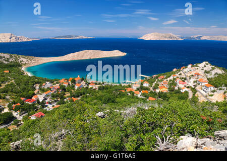 Panorama di Lukovo piccolo posto sulla costa croata Foto Stock