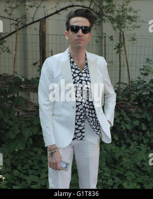 Londra, UK, 15 Giugno 2015: Nick Grimshaw assiste la Burberry Prorsum fashion show, Londra collezioni: uomini, Primavera Estate 2016 Foto Stock